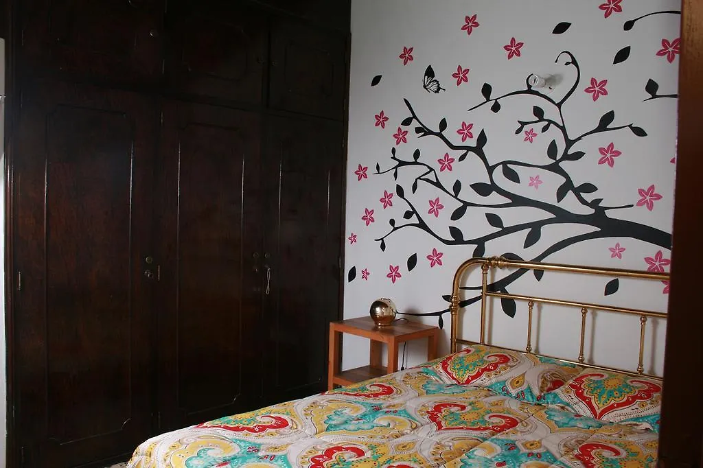 Habitación en casa particular Hostal Monarca Medellín Colombia